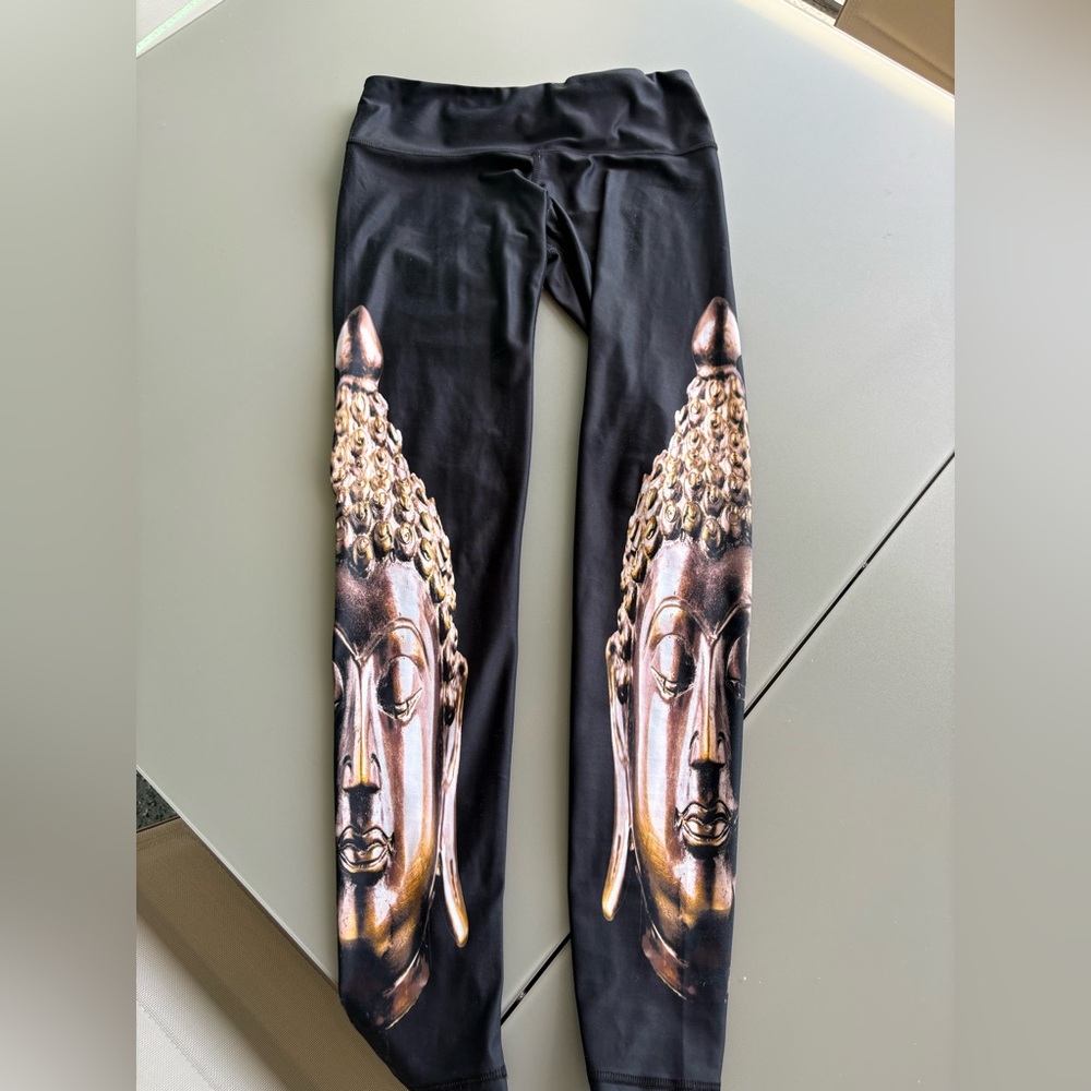NOLI Yoga Black Buddha Leggings – Size S, Fun and Sporty!